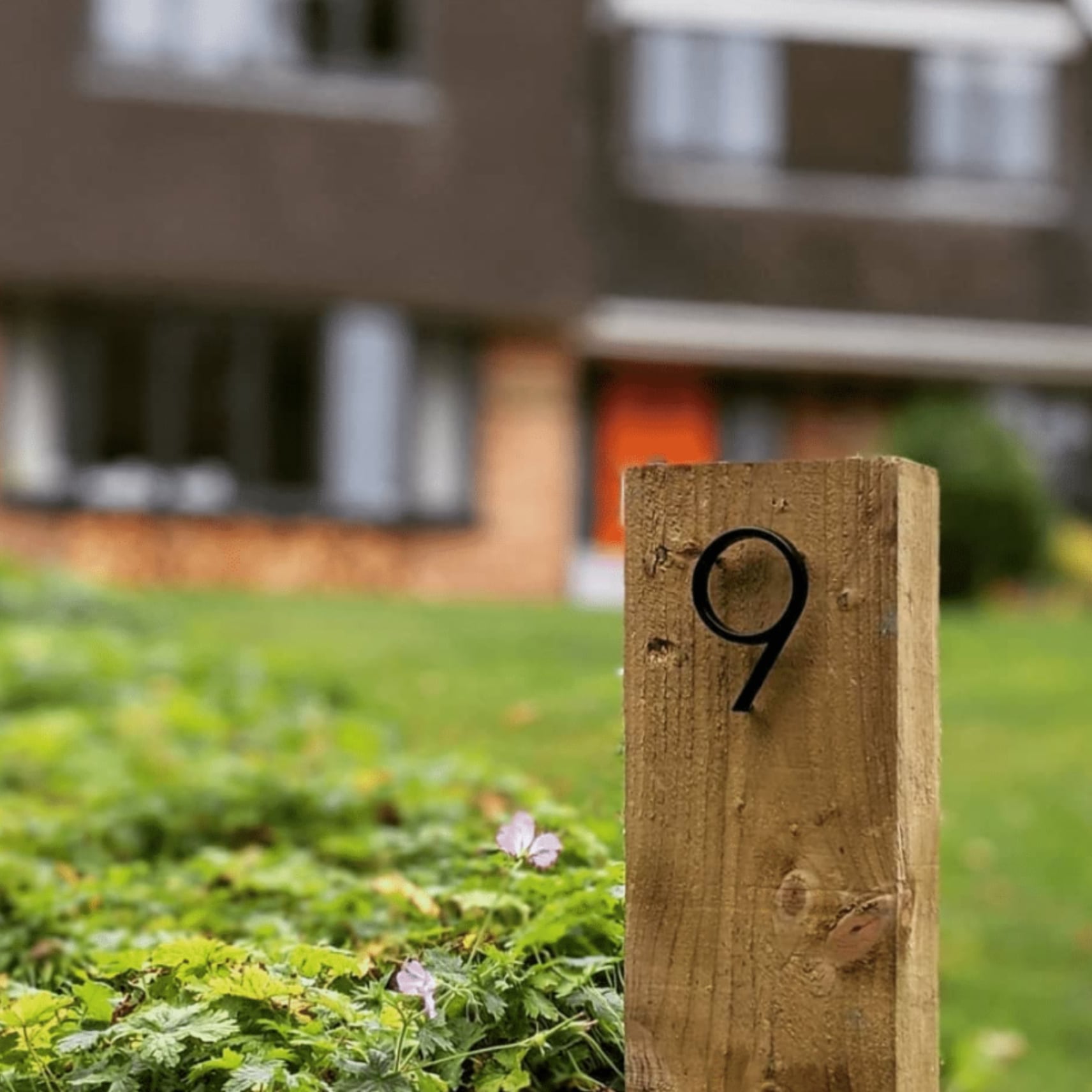 Modern Black House Numbers – Sleek Outdoor Address Signage