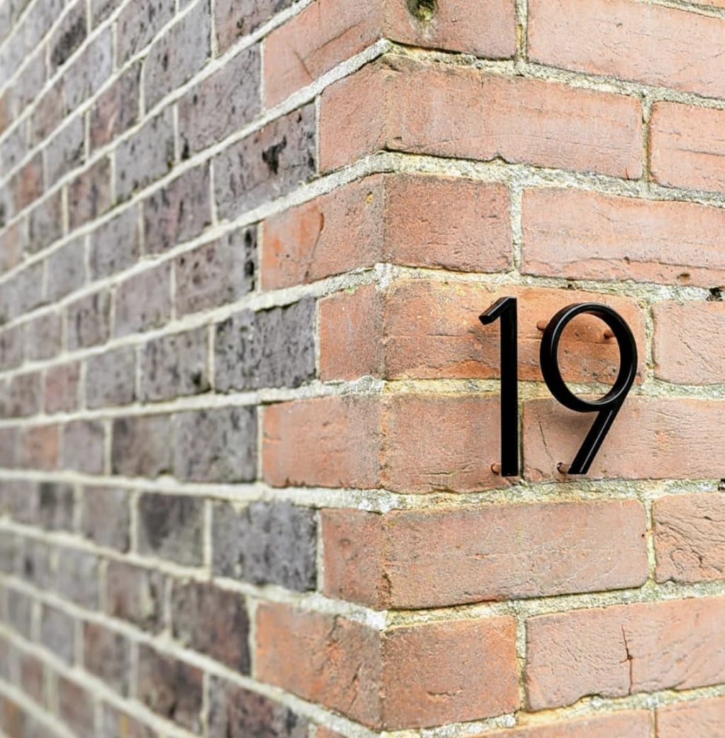 Modern Black House Numbers – Sleek Outdoor Address Signage
