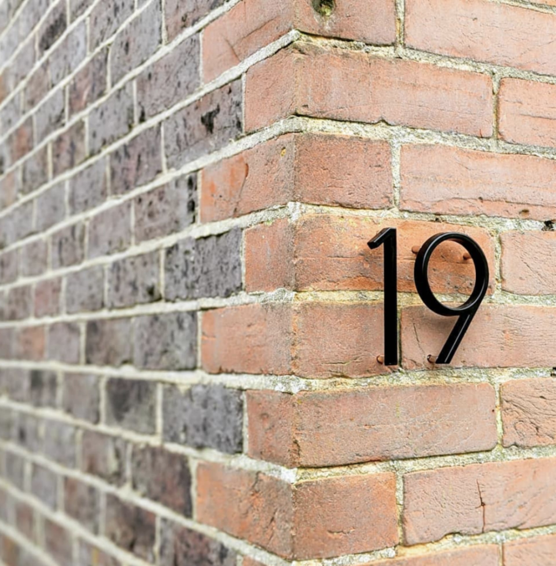Modern Black House Numbers – Sleek Outdoor Address Signage